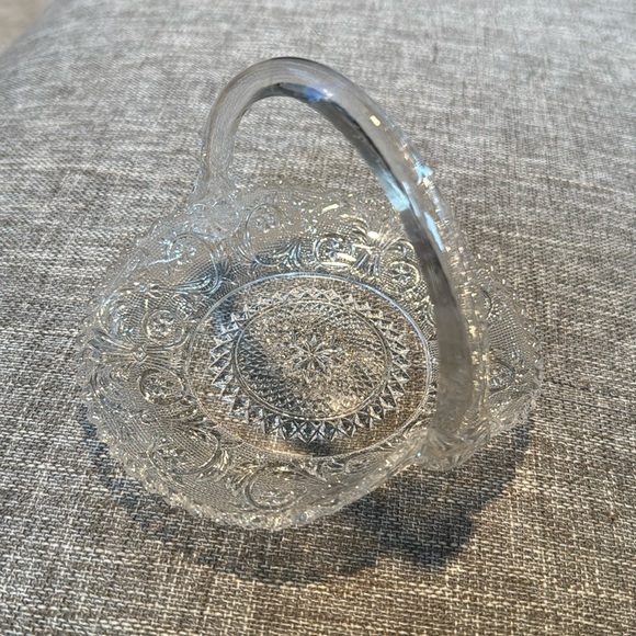 Vintage Small Duncan &Miller Clear Sandwich Glass 4 1/2” tall Basket - Picture 1 of 7
